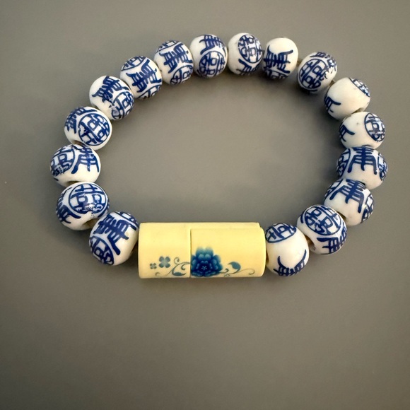 Blue and White Ceramic Porcelain Beaded Bracelets Lot of 2 - Picture 3 of 4